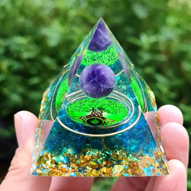 Pyramide Orgonite - By Bouddha