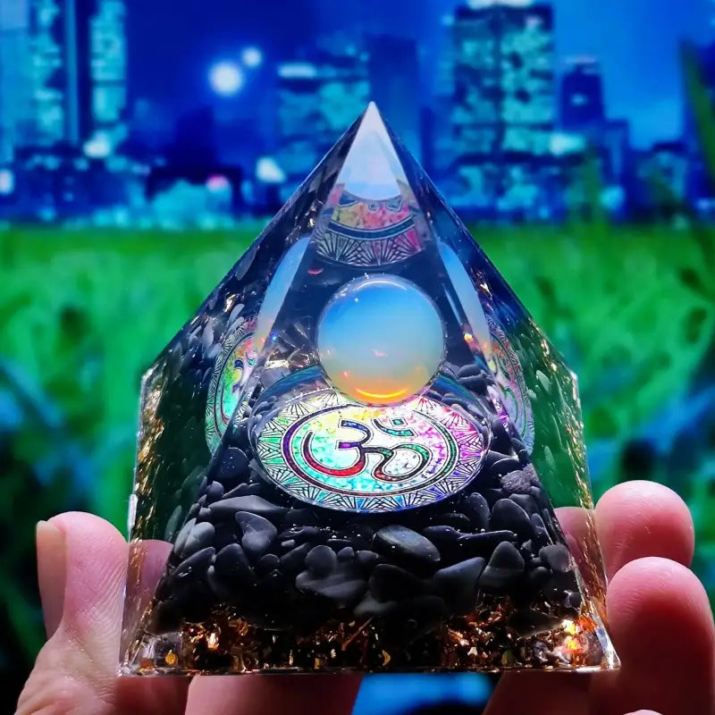 Pyramide Orgonite - By Bouddha