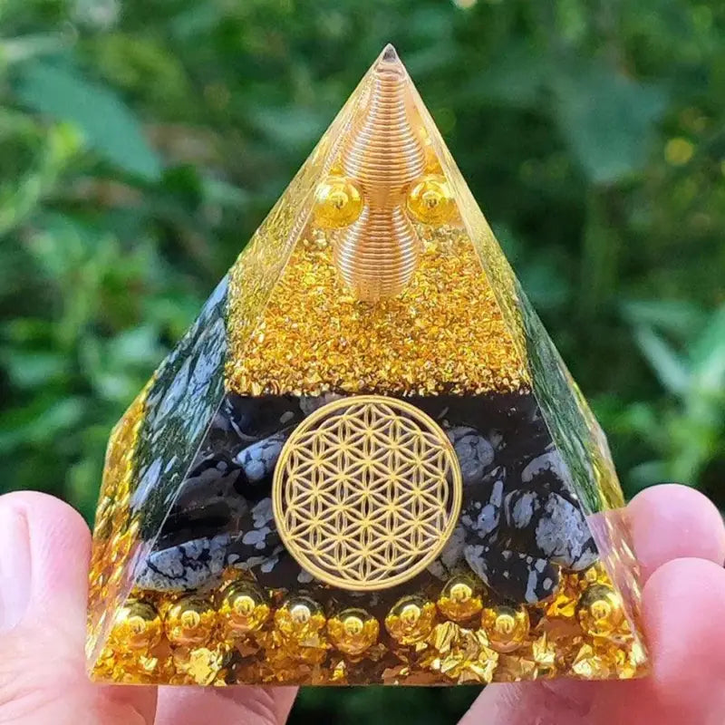 Pyramide Orgonite - By Bouddha